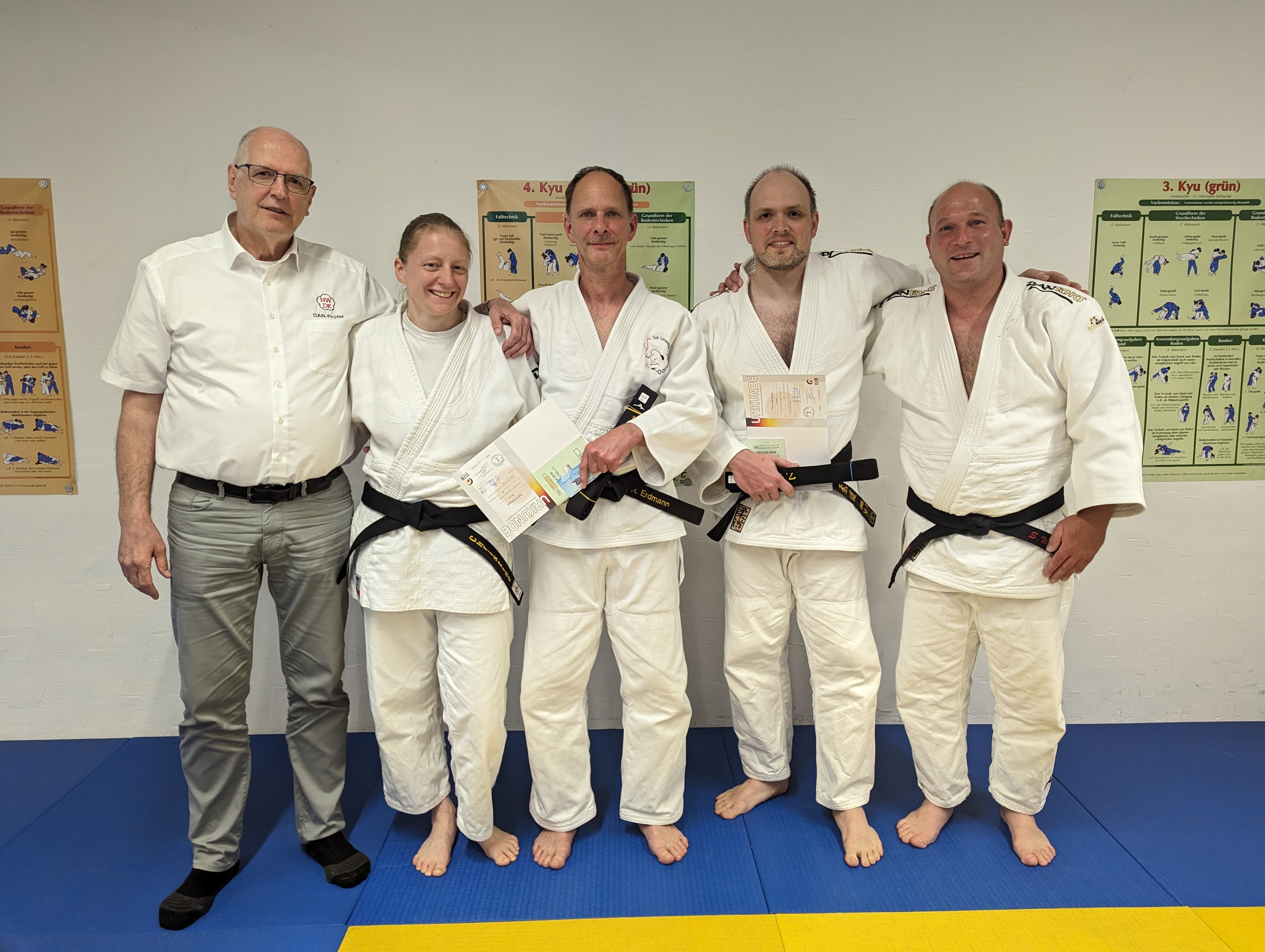 Erfolgreiche Dan-Prüfung für die Judoka des TuS Lendringsen 